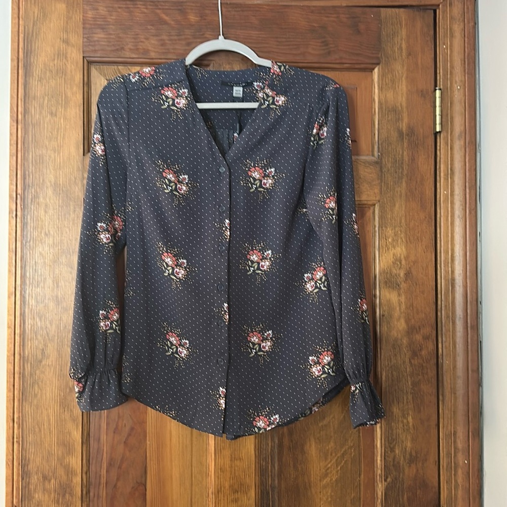Tahari blouse